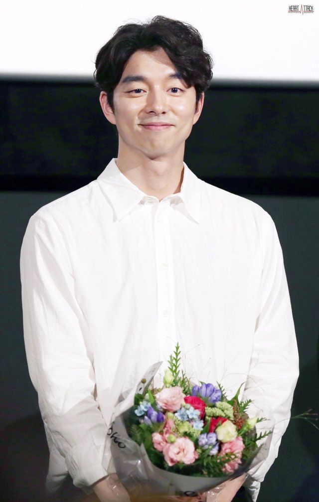 BLACKPINK's Lisa Fangirls Over Gong Yoo, Calls Him Her Ideal Type