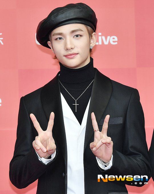13 Times Stray Kids' Hyunjin Was The King Of Handsome Berets - Koreaboo