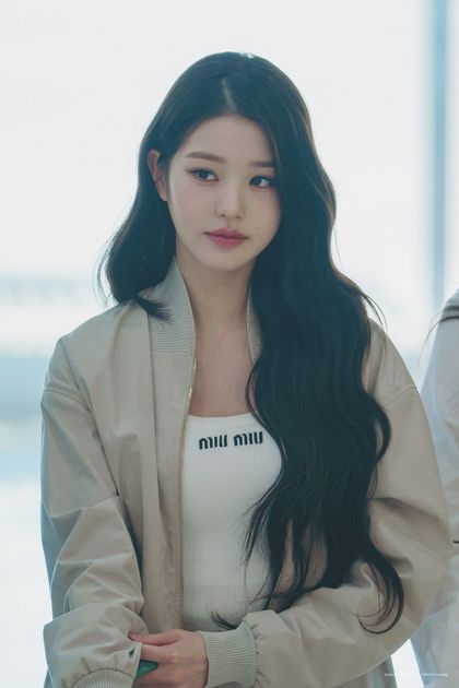 10 Times IVE's Wonyoung Made A Legendary Appearance At The Airport In ...