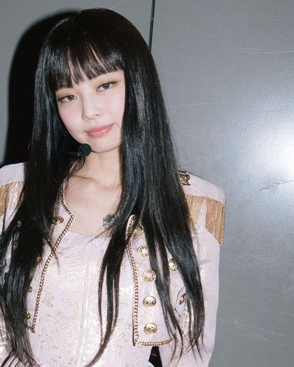 BLACKPINK's Jennie Shocks Netizens With Fake Bangs - And Looks Insanely ...