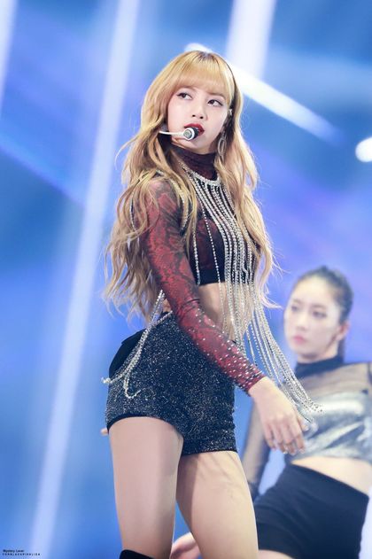 12 Times BLACKPINK's Lisa Slayed In The Prettiest Stage Outfits - Koreaboo