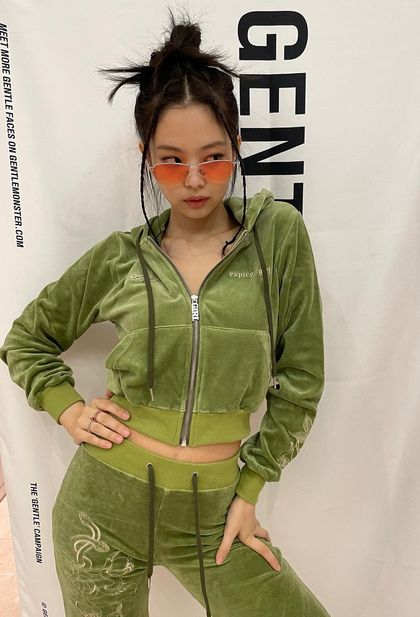 10 Times BLACKPINK's Jennie Stayed On Trend With Y2K Fashion - Koreaboo