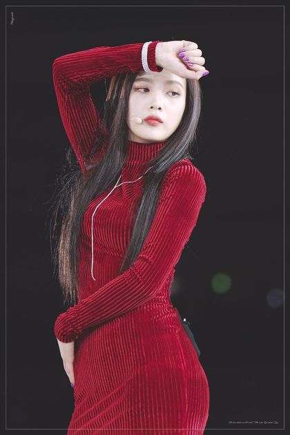 Fans Can't Get Over How Perfect Red Velvet Joy's Body Is