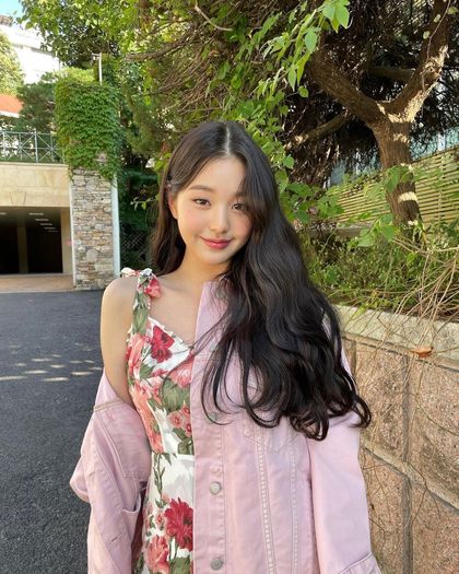 IVE's Jang Wonyoung Proves Her Dazzling Visuals Are Truly Legendary In ...